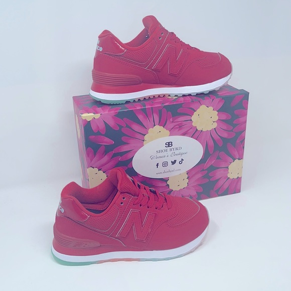 New Balance Womens 574 Outer Glow Shoes 
